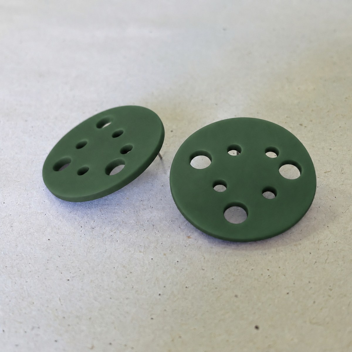 HOLE OLIVE GREEN
